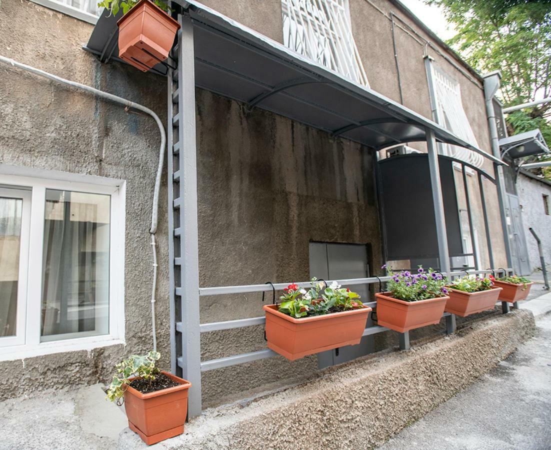 Dada - Cozy Apartment In The Center Of Tbilisi Exterior photo